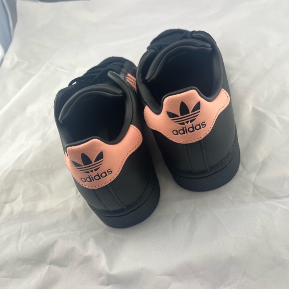 Women’s Adidas Superstar Size 7 Brand New - Picture 6 of 6